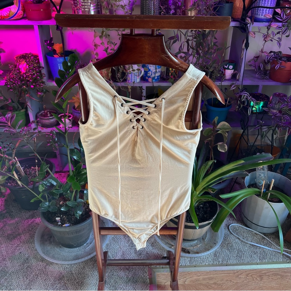 Tie up bodysuit 😍